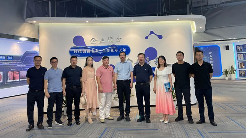 浙江工商大学校友会一行莅临天远生物参观交流，共谱生命健康事业新篇章